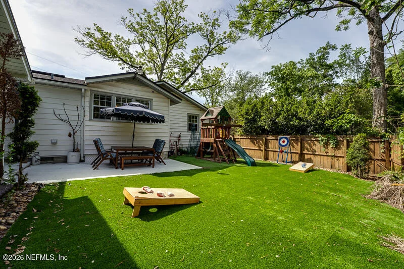 Photo of 1335 AZALEA Drive
