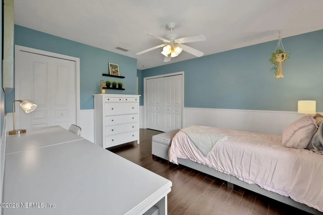 Photo of 1005 MEADOW VIEW Lane