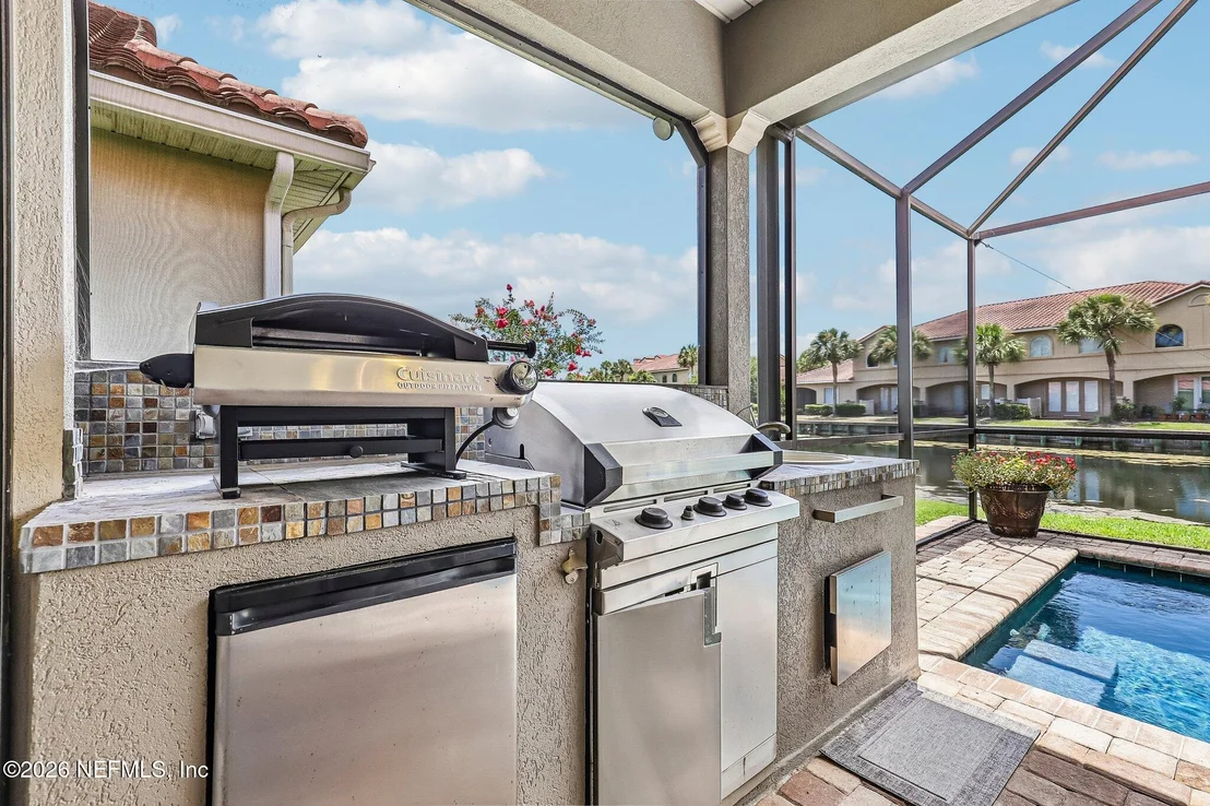 Photo of 4002 LA VISTA Circle