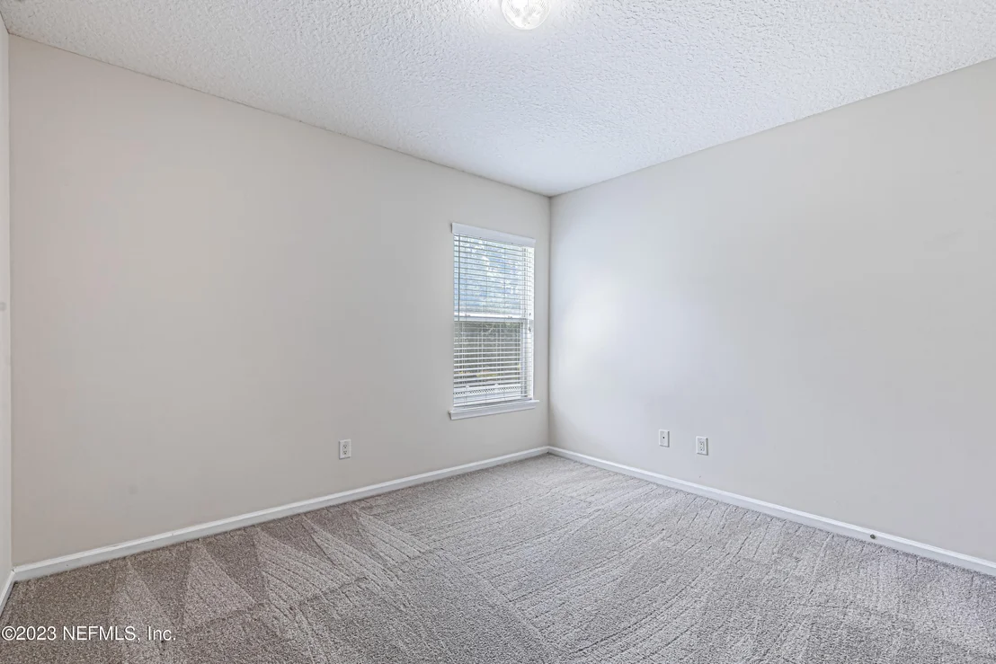 Photo of 1047 MOOSEHEAD Drive