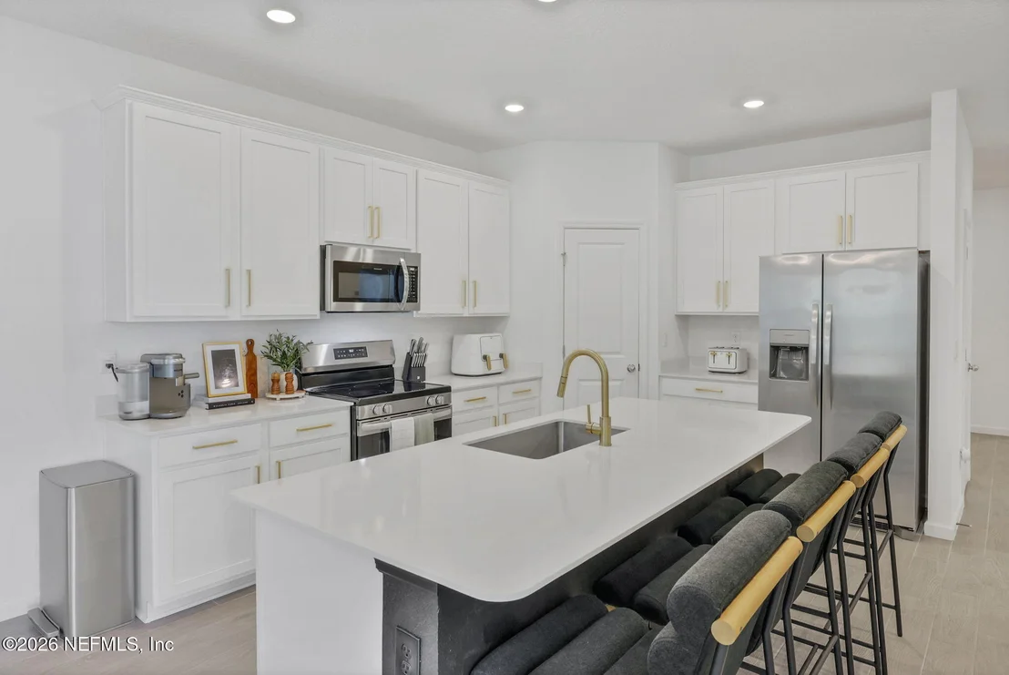 Photo of 56 DISSTON Cove