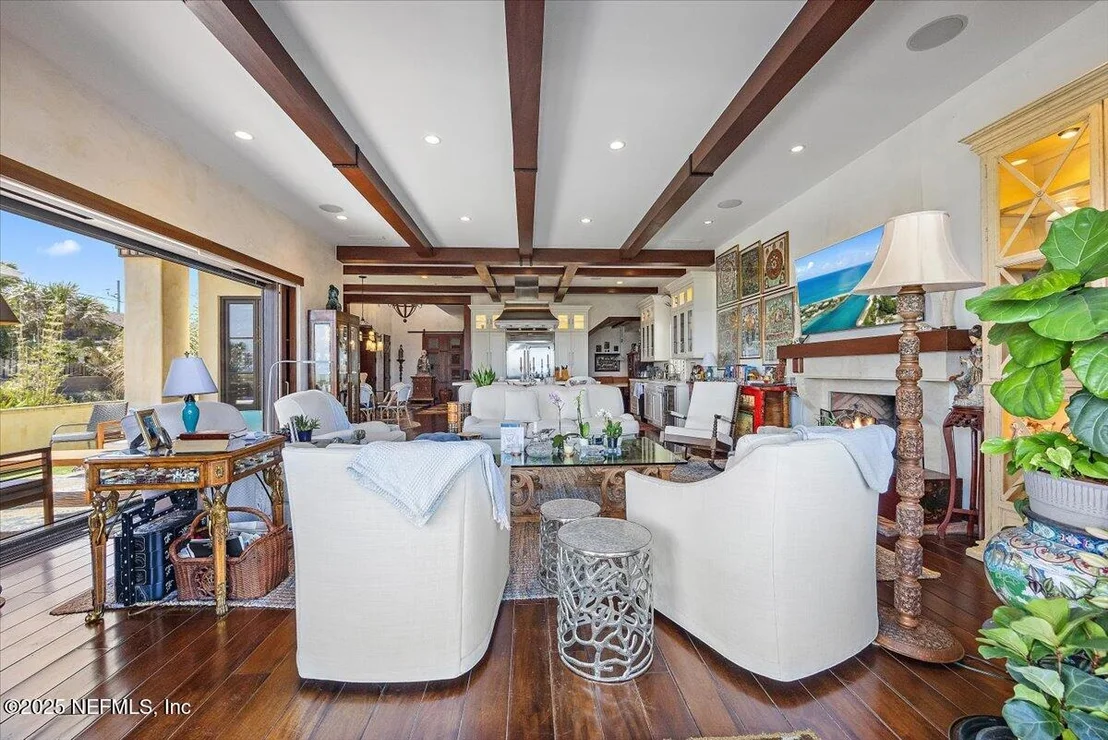 Photo of 1515 BEACH Avenue