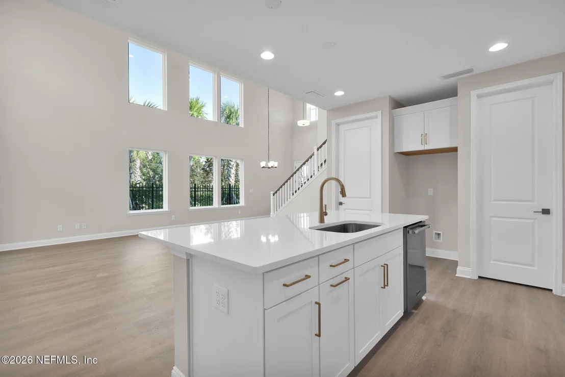 Photo of 334 SEAMARK Drive