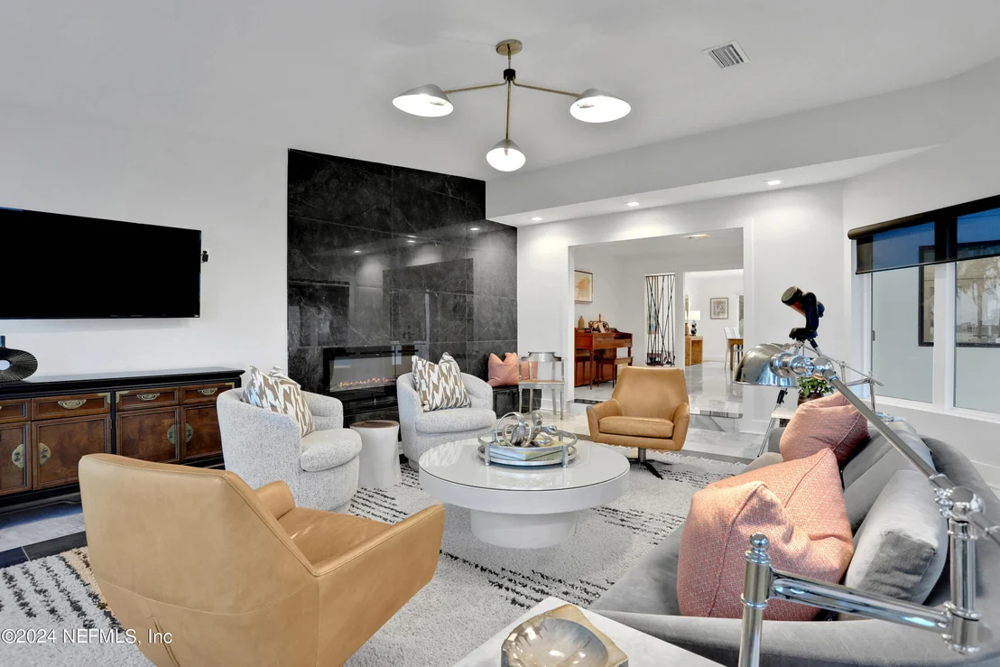 Photo of 3647 WESTOVER Road