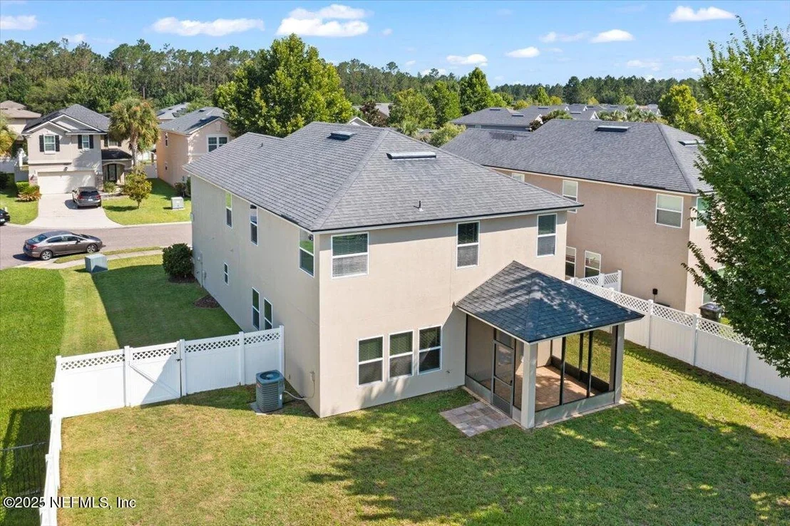 Photo of 529 DEERCROFT Lane
