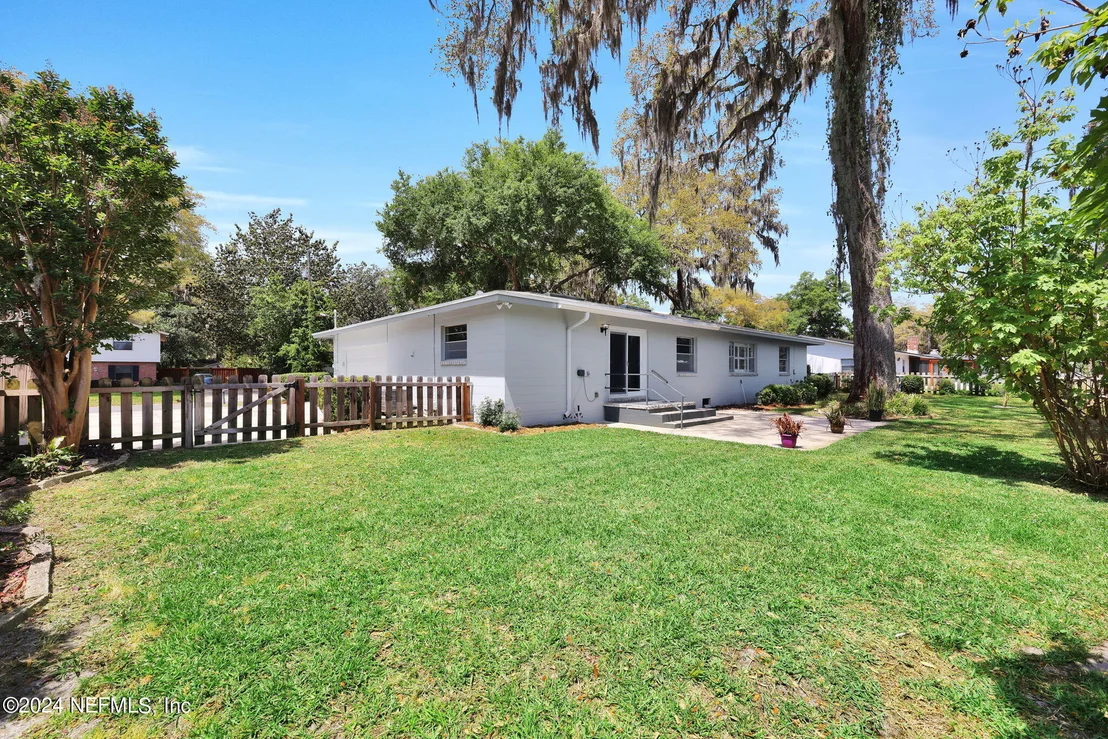 Photo of 2839 CEDARCREST Drive
