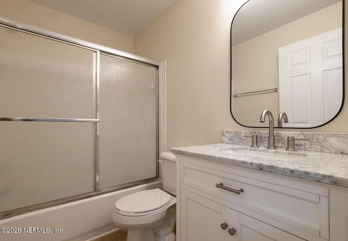 Photo of Unit G at 210 16TH Street
