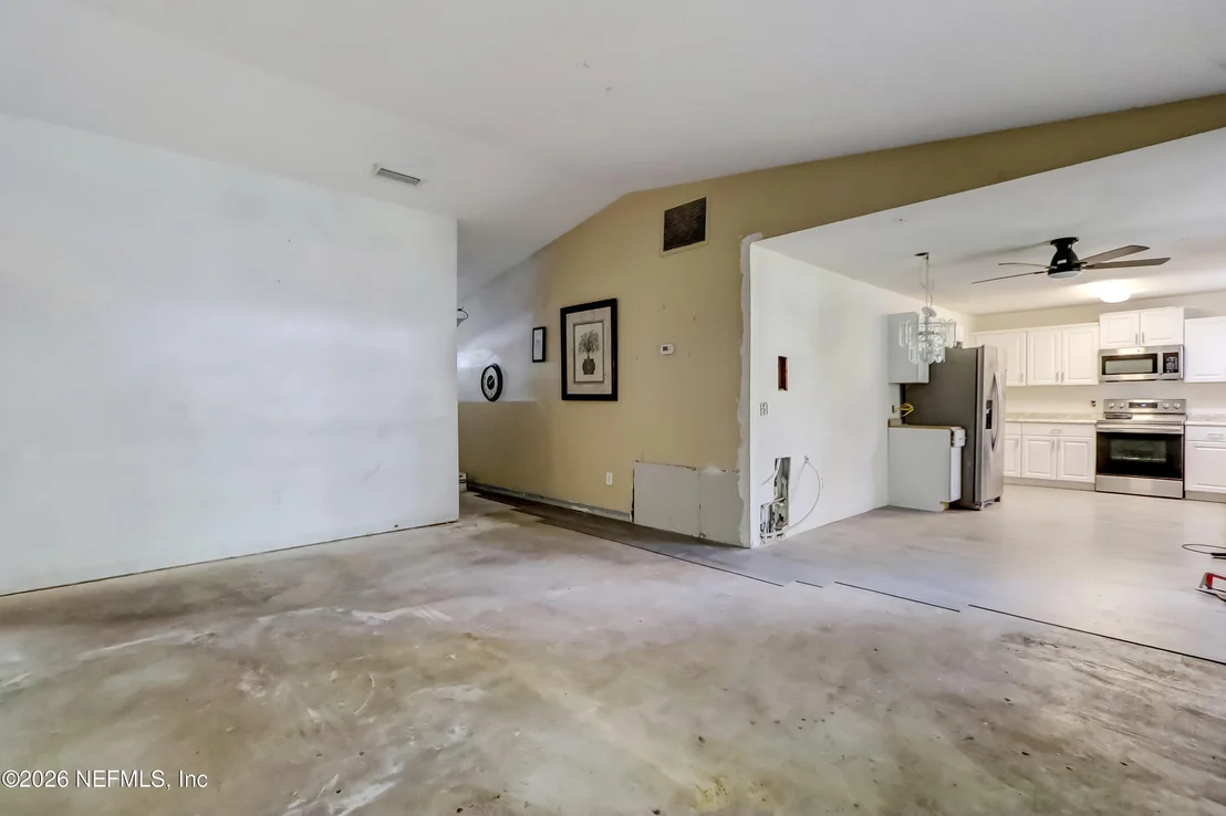 Photo of 261 CORNELL Road