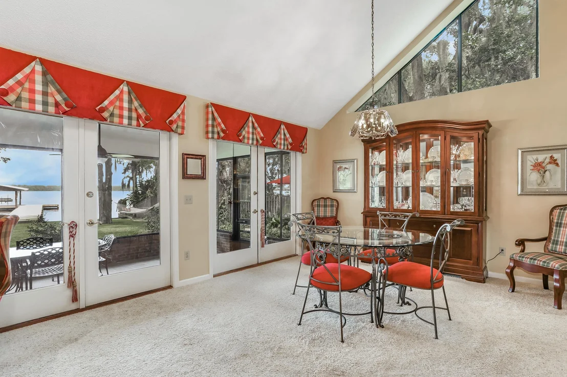 Photo of 8232 RIVER Road