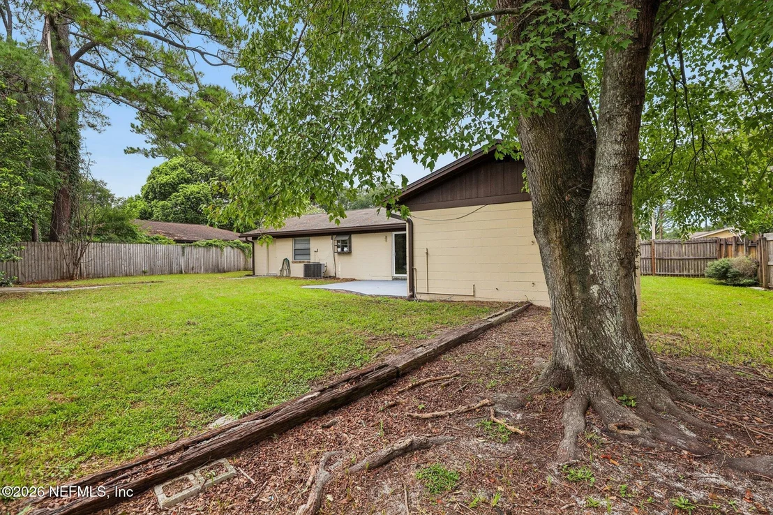 Photo of 8364 POINTER Drive N