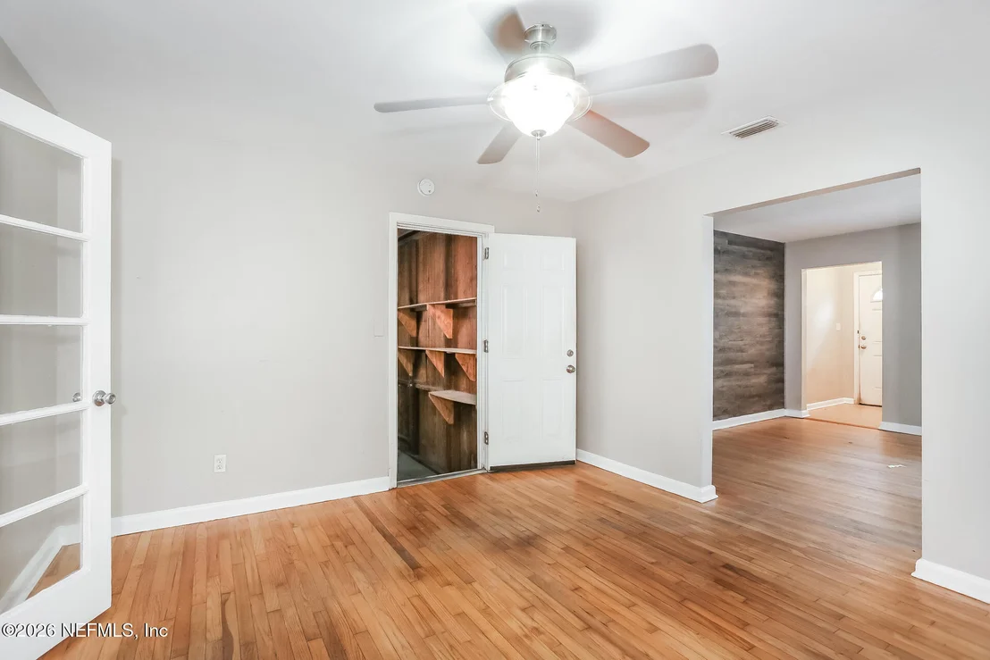 Photo of 2518 RED OAK Drive