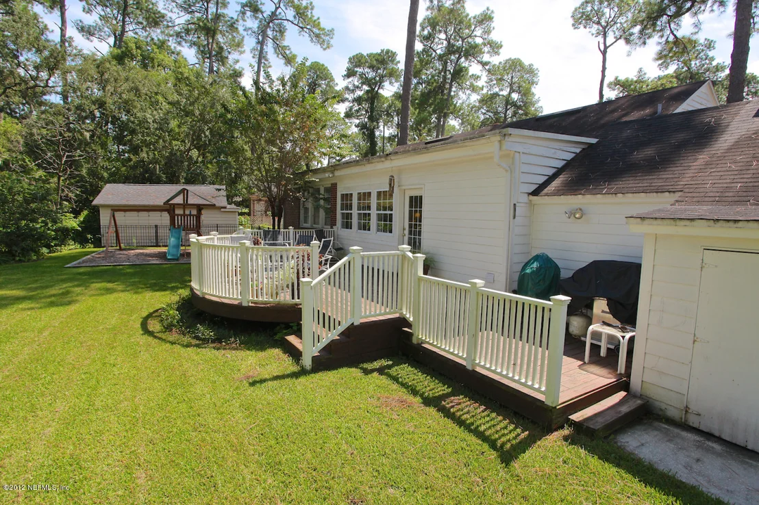 Photo of 1405 Mapleton Road