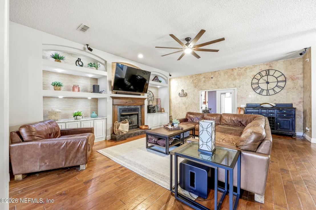 Photo of 185 BARTRAM PARKE Drive