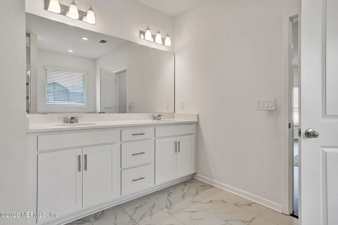 Photo of 25 SILVER LILY Way