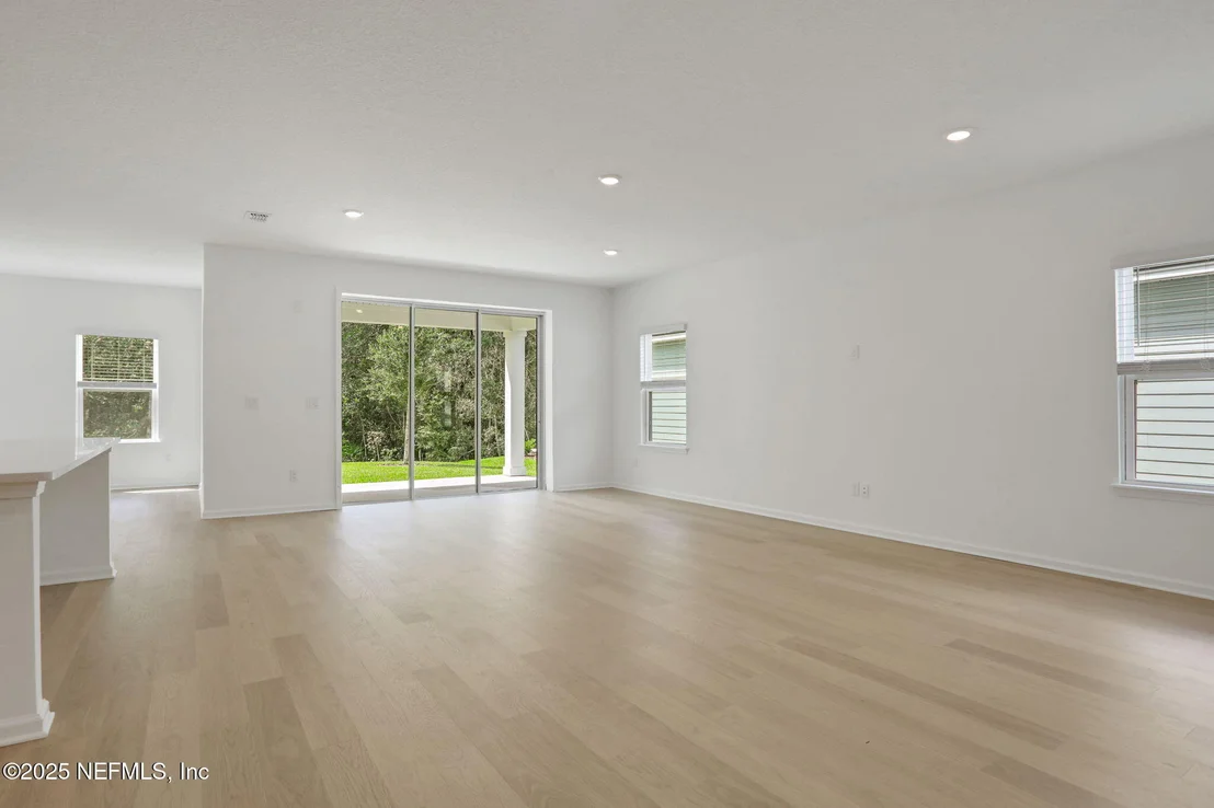 Photo of 643 FARMFIELD Drive