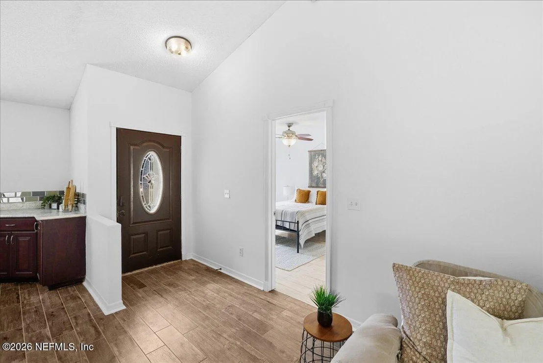 Photo of 425 3RD Street W