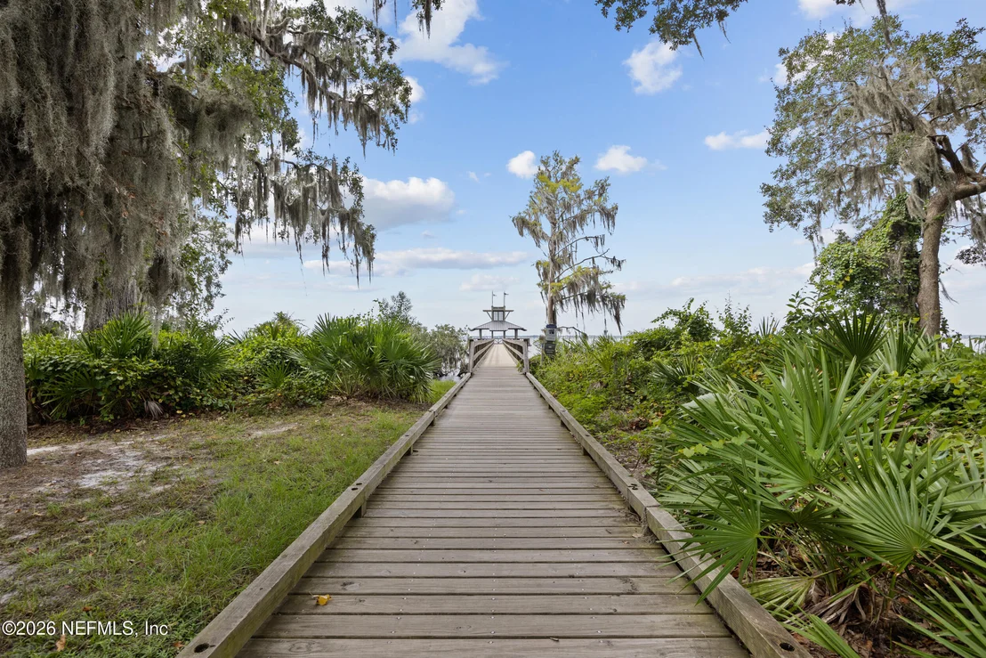 Photo of 411 FOOTBRIDGE Road