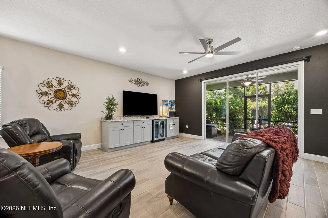 Photo of 220 RIVERCLIFF Trail