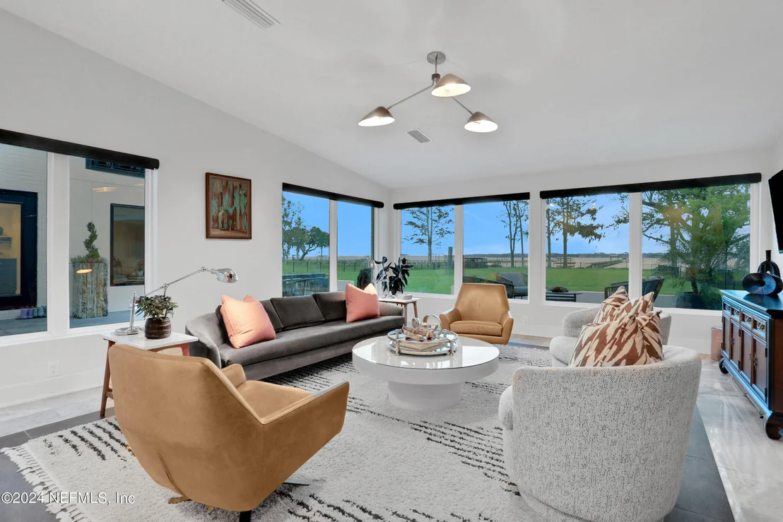 Photo of 3647 WESTOVER Road