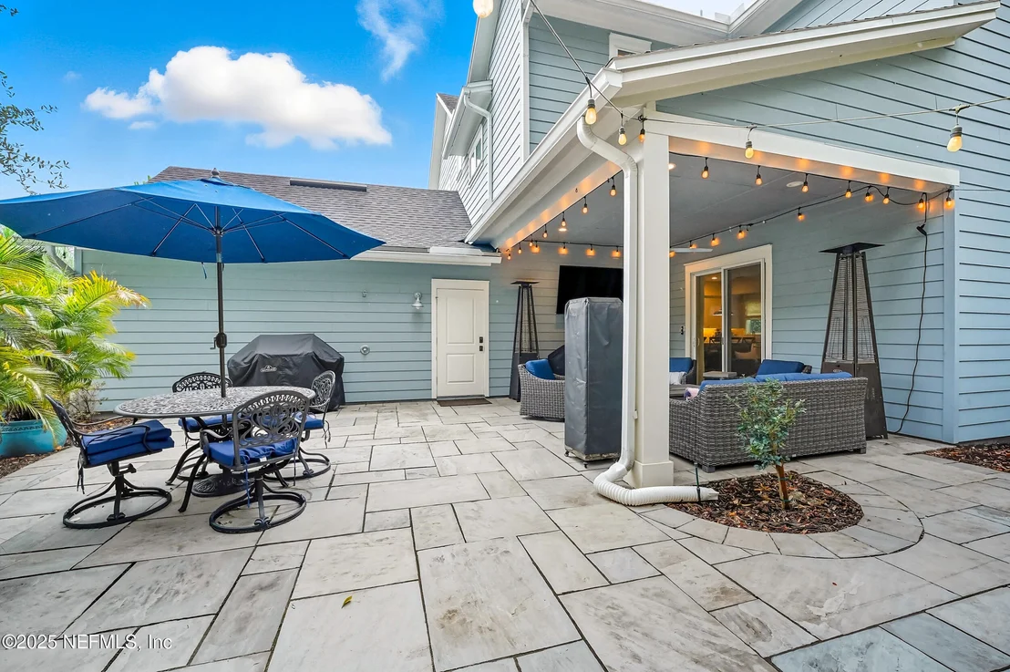 Photo of 951 PARADISE Circle