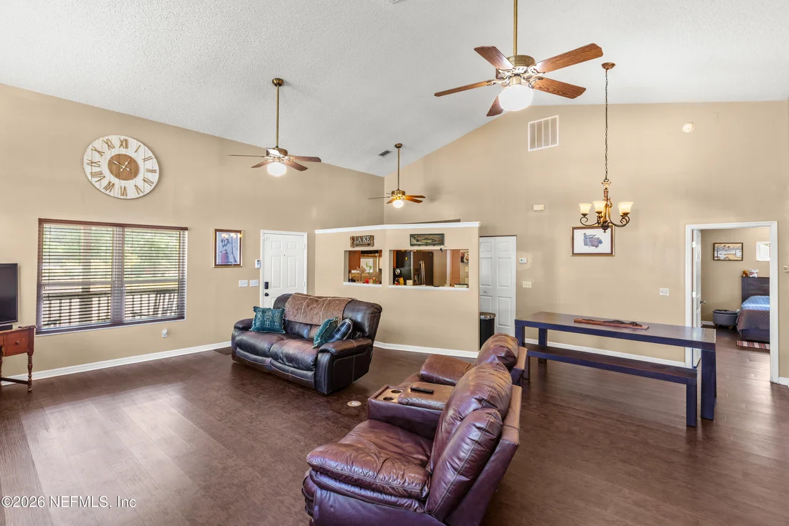 Photo of 5930 ISLAND Road