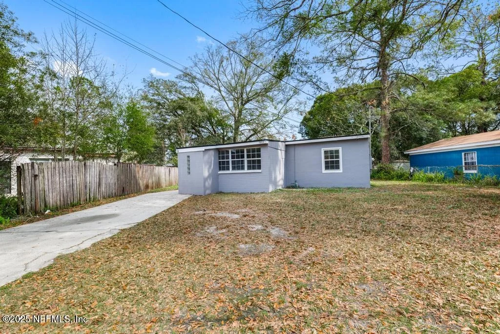 Photo of 5803 GERANIUM Road