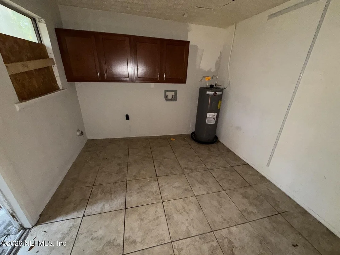 Photo of 6880 TINKERBELL Lane