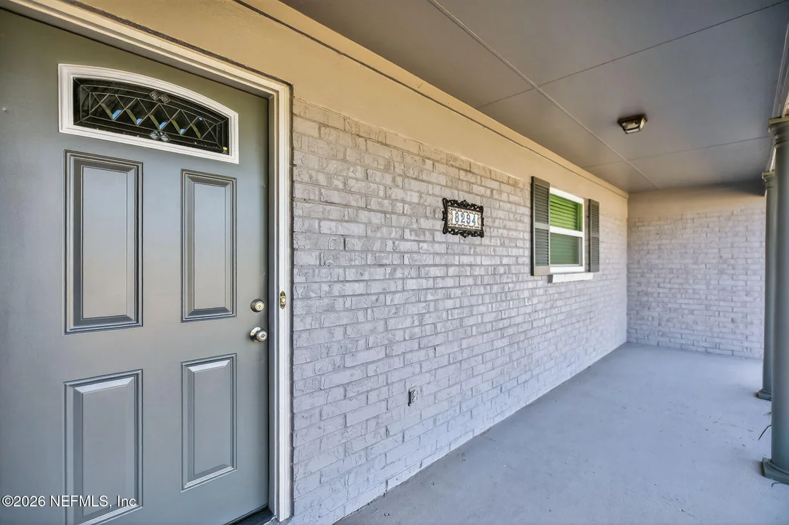 Photo of 8294 COLLINS Road