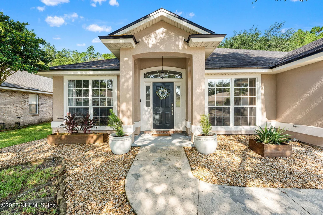 Photo of 2500 CEDAR TRACE Drive W