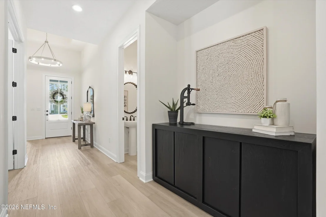 Photo of 658 PALM CREST Drive