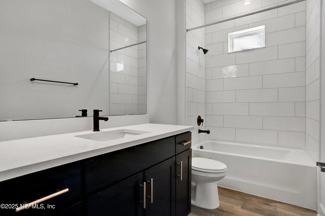 Photo of 121 BEES KNEES Way