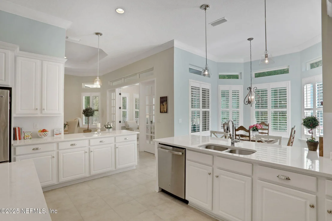 Photo of 1624 SUGAR LOAF Lane