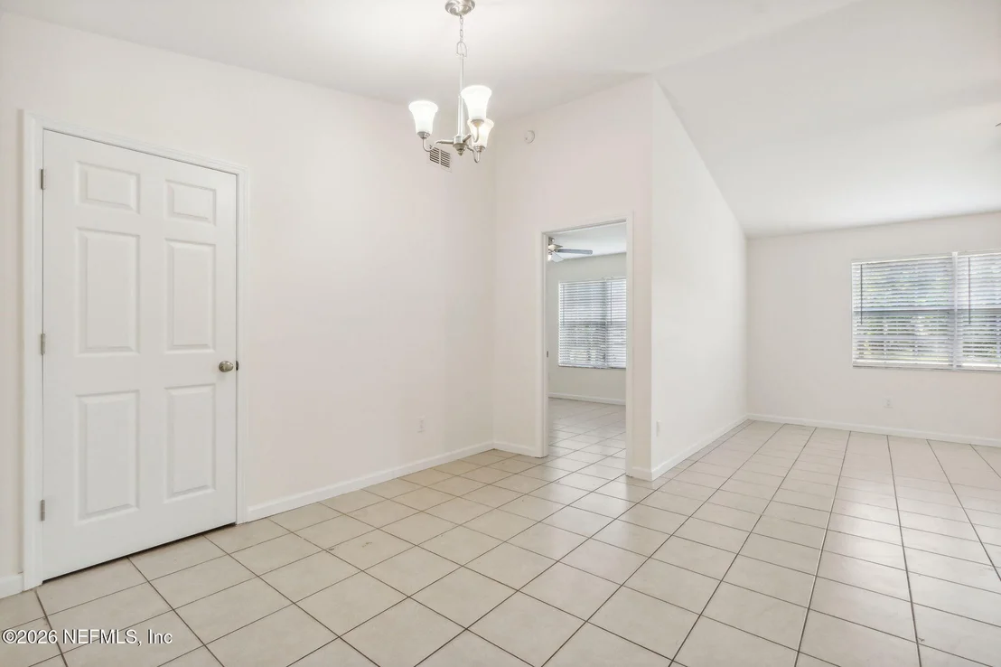 Photo of 423 SOUTH Boulevard