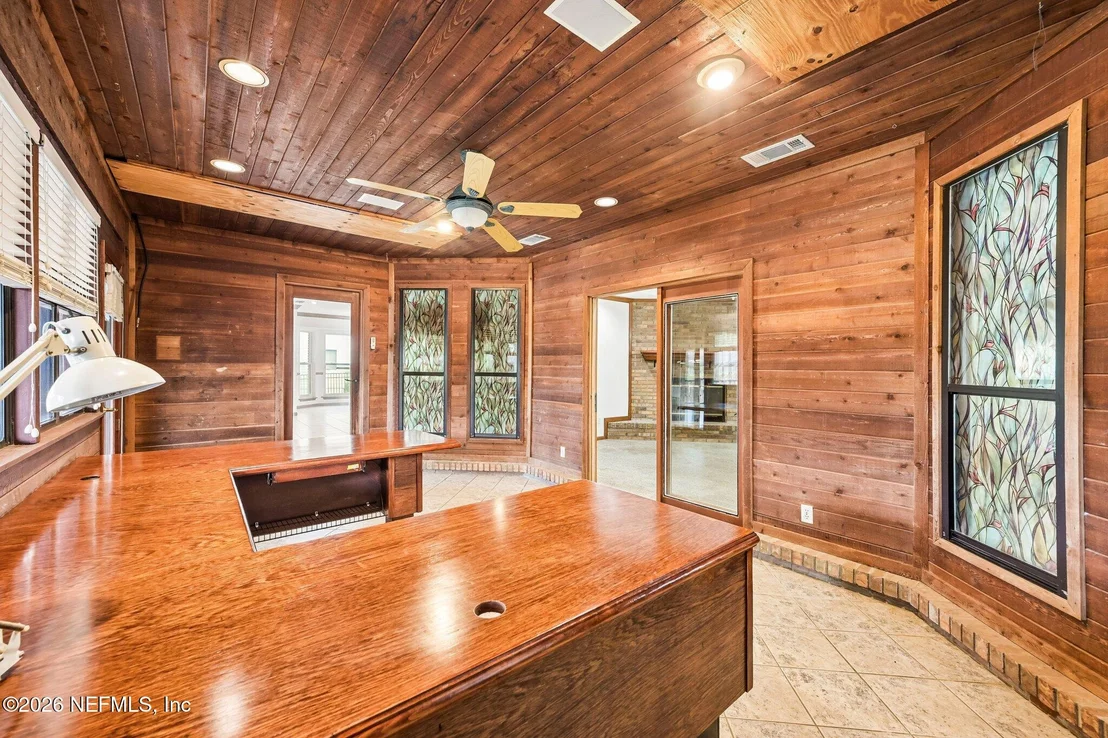 Photo of 331 OAK Drive S