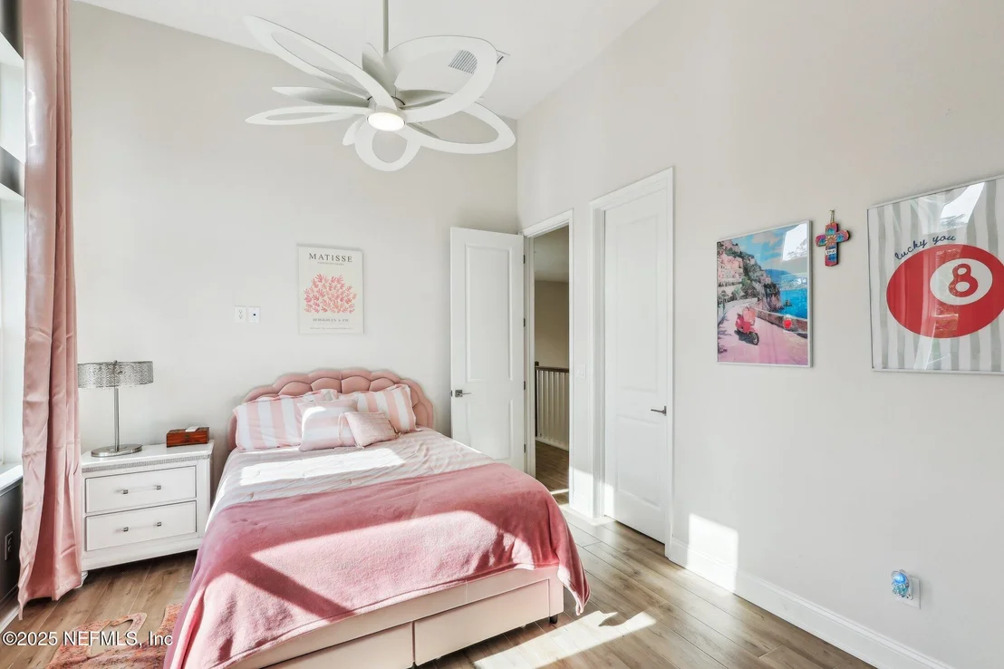 Photo of 716 PALM CREST Drive