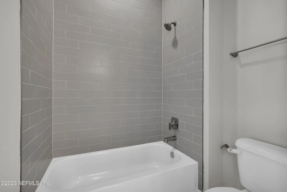 Photo of 162 LOMOND Court