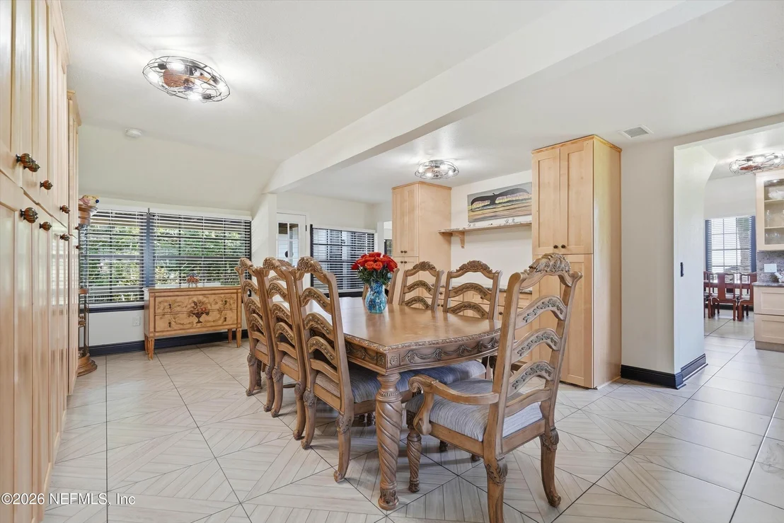 Photo of 1434 RIVER Road