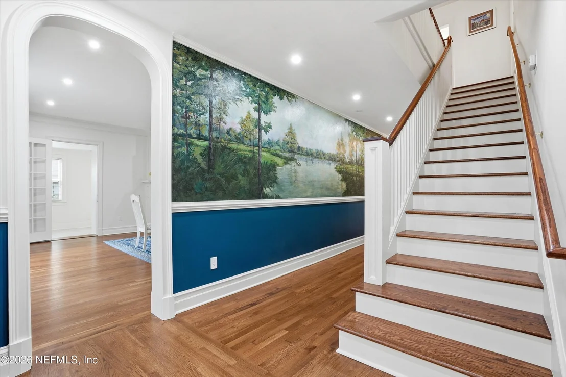 Photo of 1841 RIVER Road