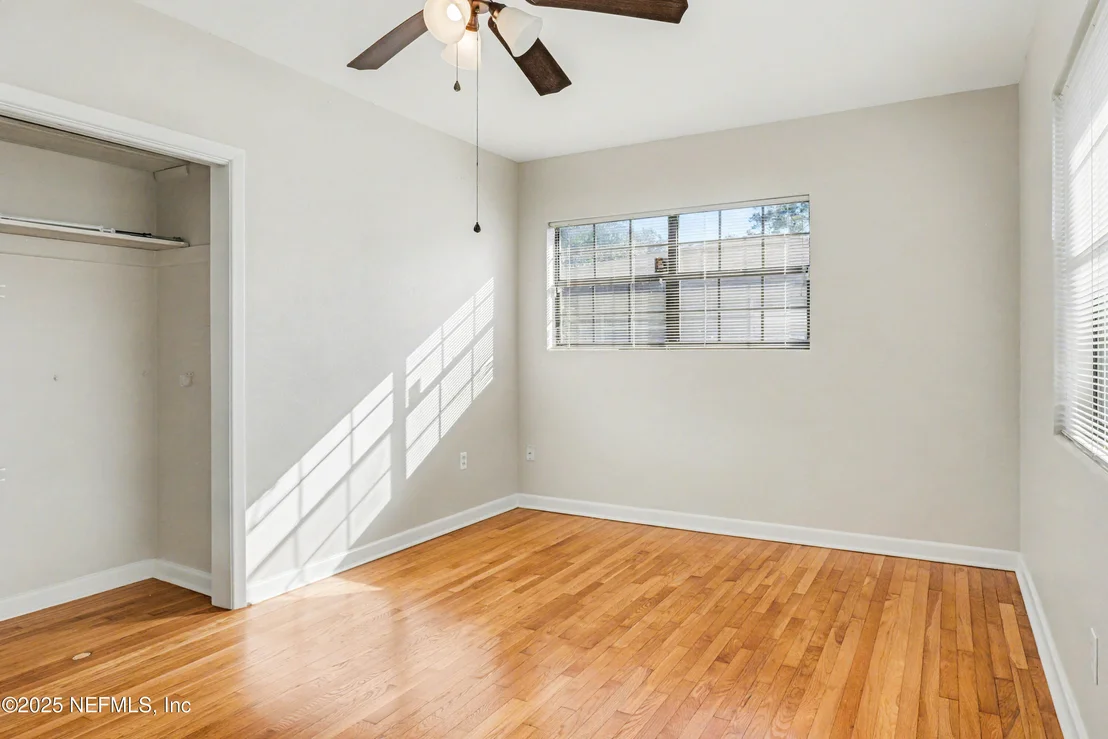 Photo of 2537 BUTTONWOOD Drive