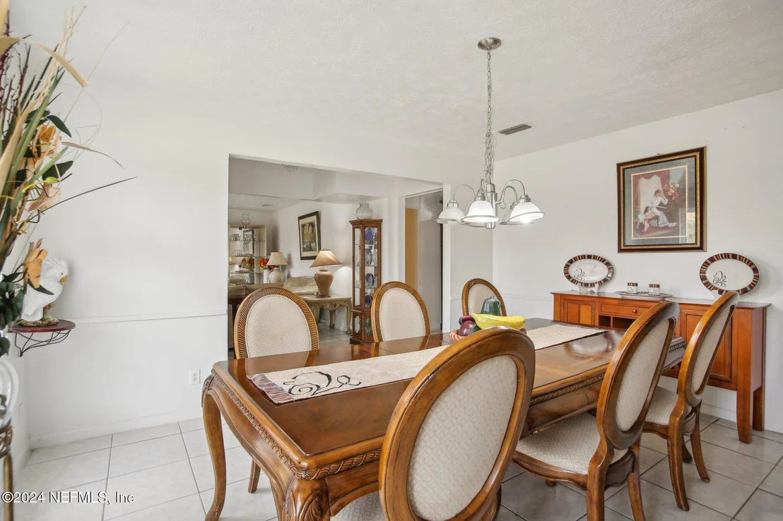 Photo of 5816 MONCRIEF Road