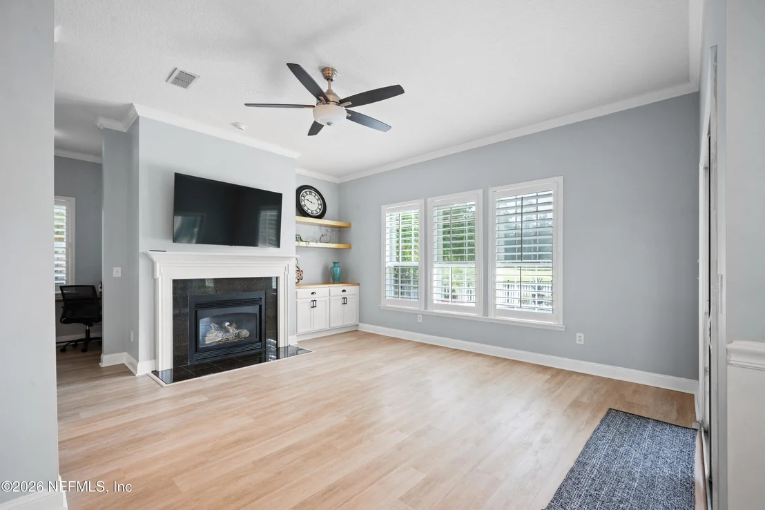 Photo of 837 EAGLE POINT Drive