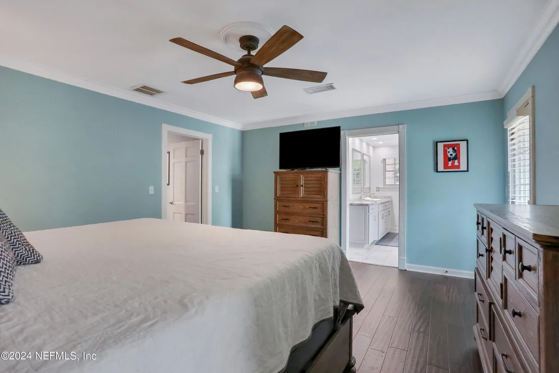 Photo of 8119 PINE LAKE Road