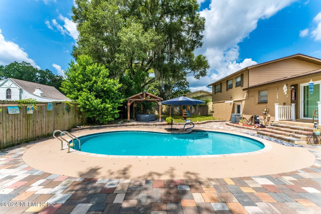Photo of 10274 JOLYNN Road