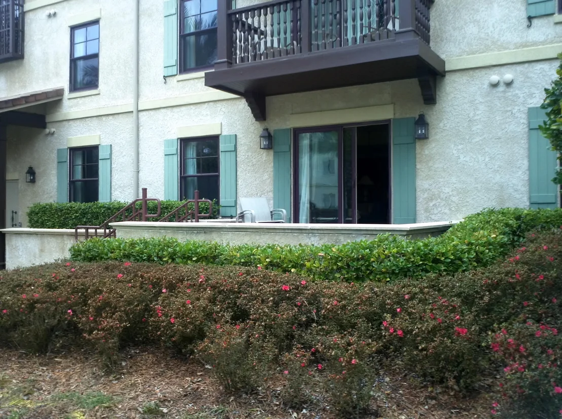 Photo of Unit 112 at 955 REGISTRY Boulevard