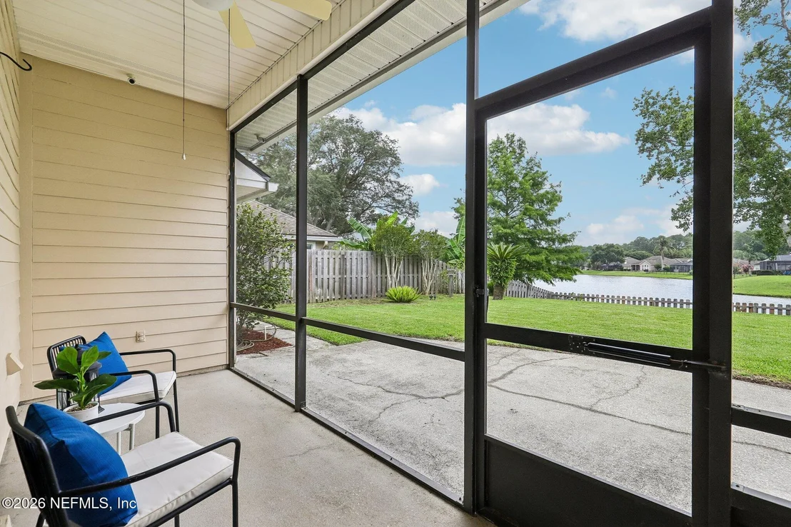 Photo of 372 MAPLEWOOD Drive