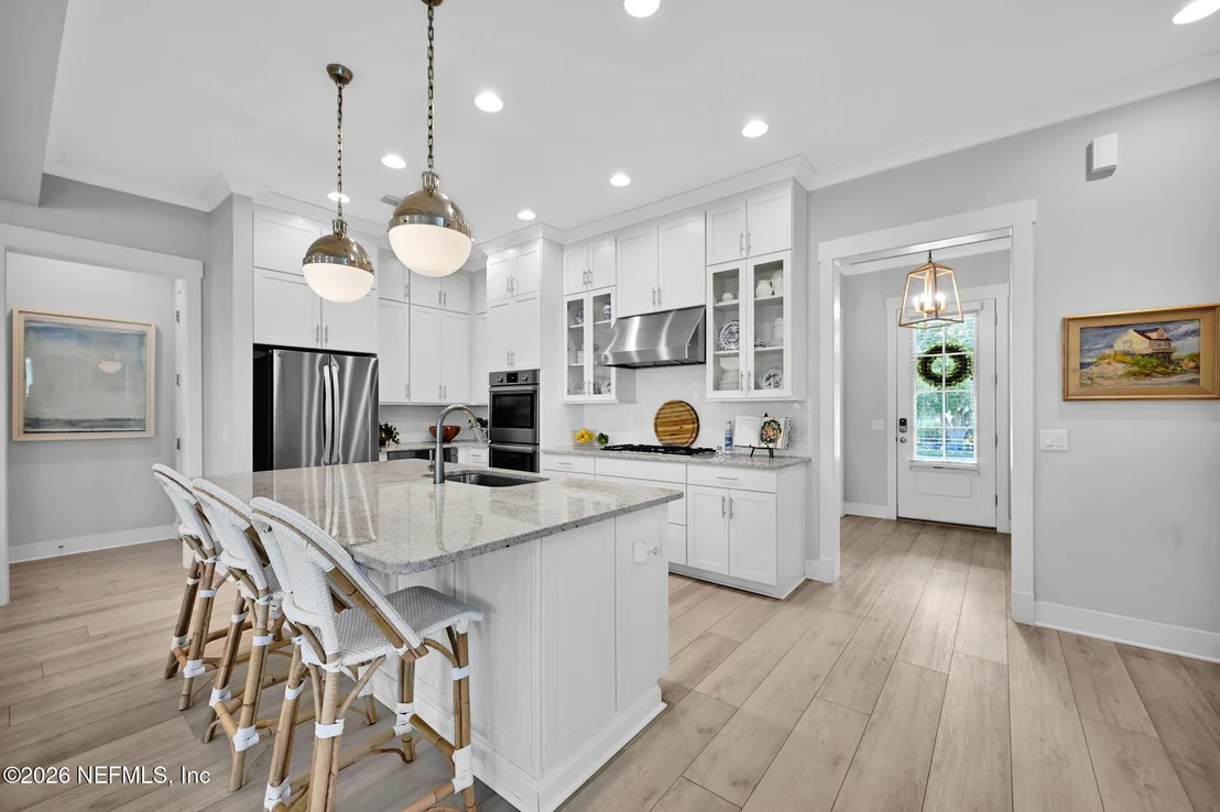 Photo of 472 RIDGEWAY Road