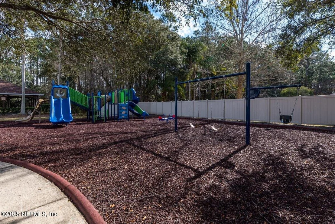Photo of 184 SOUTHLAKE Drive