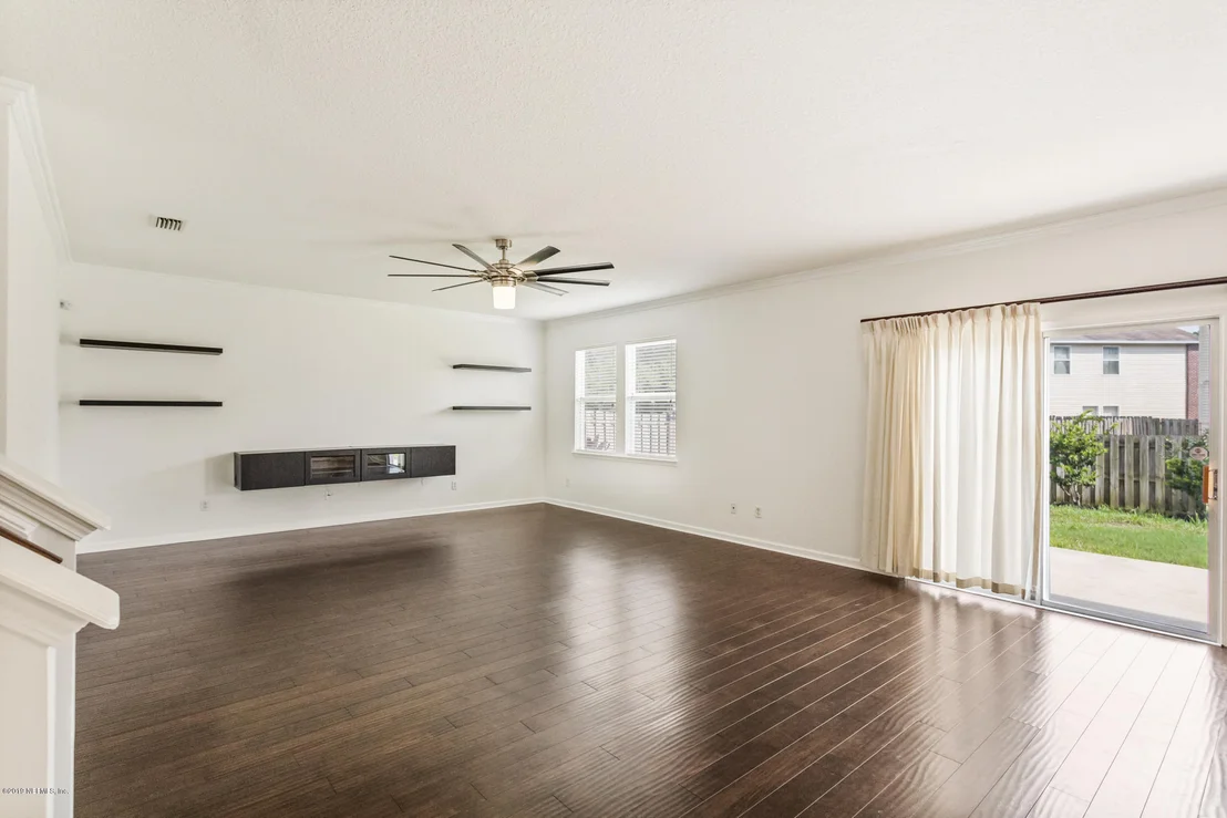 Photo of 935 CHURCHHILL Lane