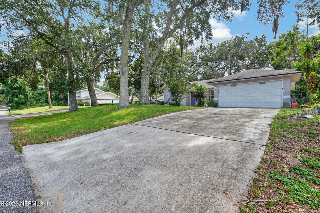 Photo of 108 MOHEGAN Road