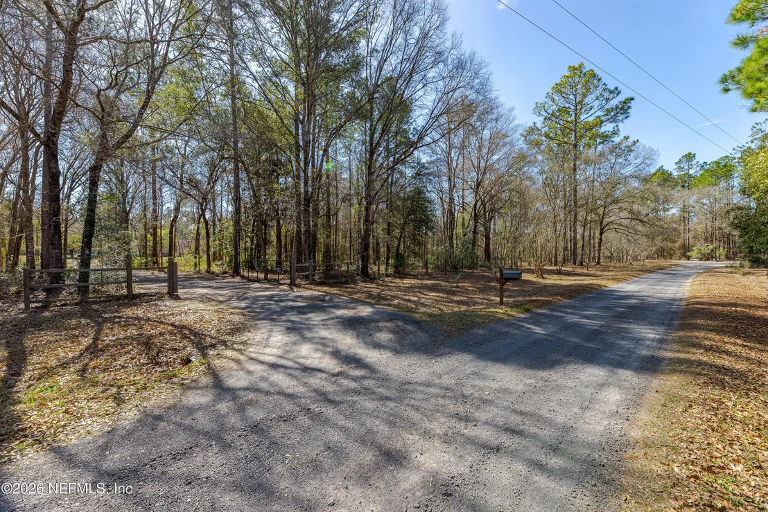 Photo of 8404 NESBITT Road